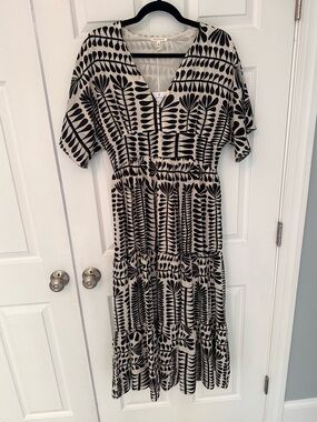 BaeVely Black and White Dress